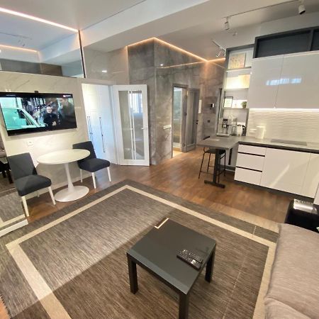 Rentnow Modern Lux Apartment In Centre Chisinau Eksteriør bilde
