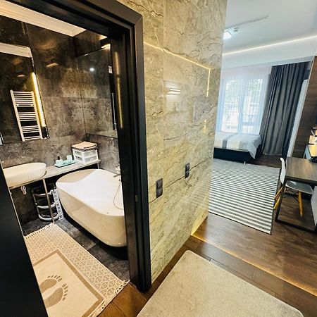 Rentnow Modern Lux Apartment In Centre Chisinau Eksteriør bilde