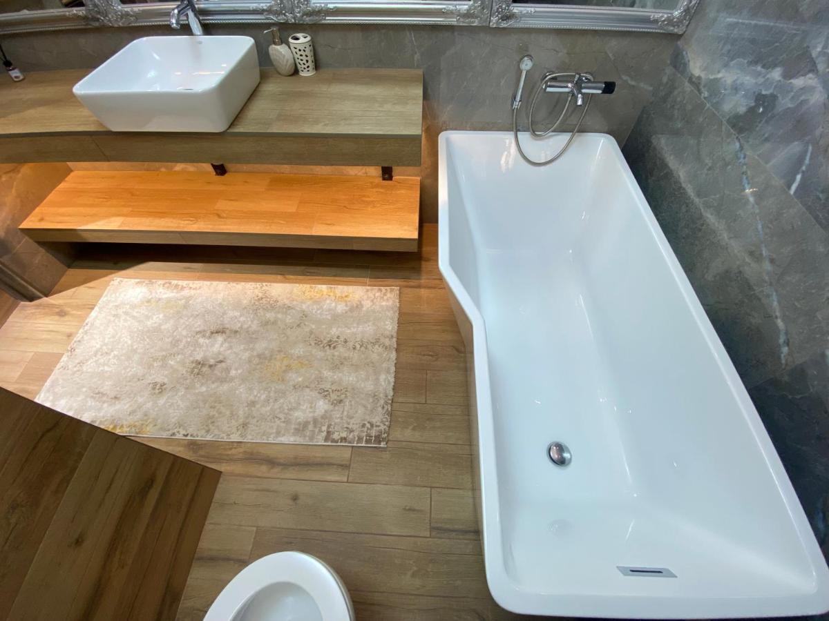 Rentnow Modern Lux Apartment In Centre Chisinau Eksteriør bilde