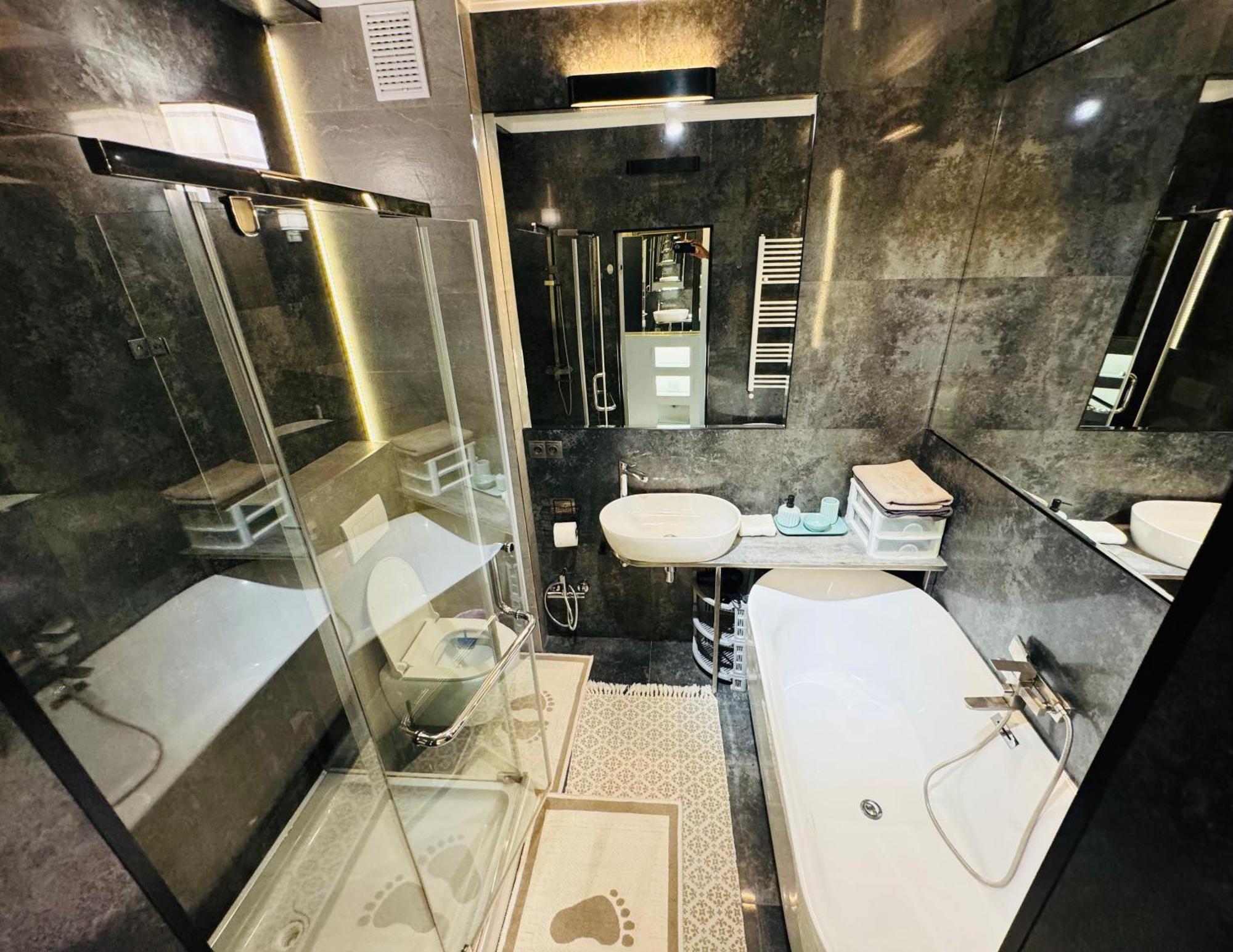 Rentnow Modern Lux Apartment In Centre Chisinau Eksteriør bilde